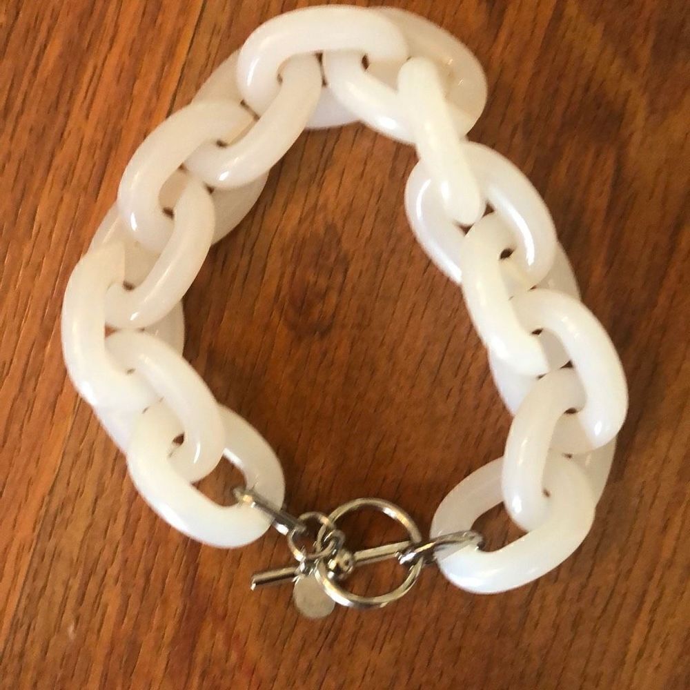 Tarina Tarantino White Lucite large link chain bracelet toggle